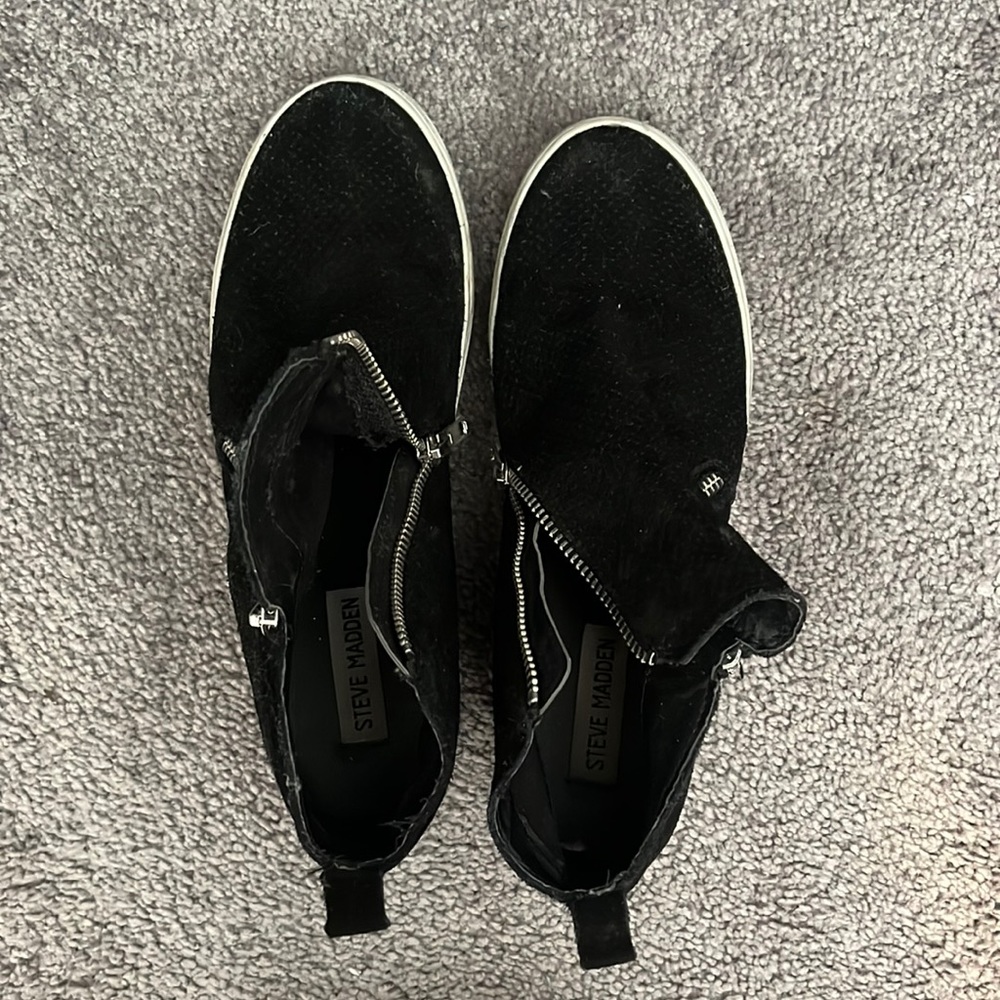 Black Steve Madden wedges size 8